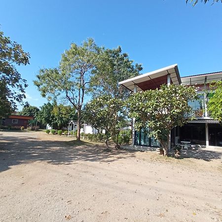 Baan Rabiangdao Uthaithani Uthai Thani Exteriér fotografie